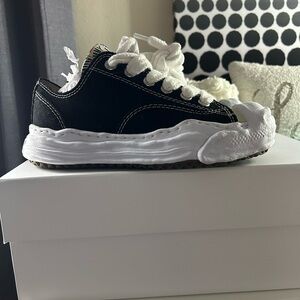 Maison Mihara Sneakers.Black and White Unisex. Size 6.